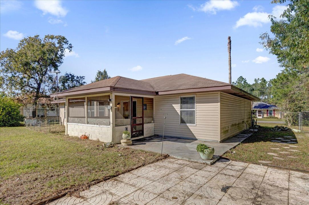 For Sale: $206,000 (3 beds, 2 baths, 1310 Square Feet)