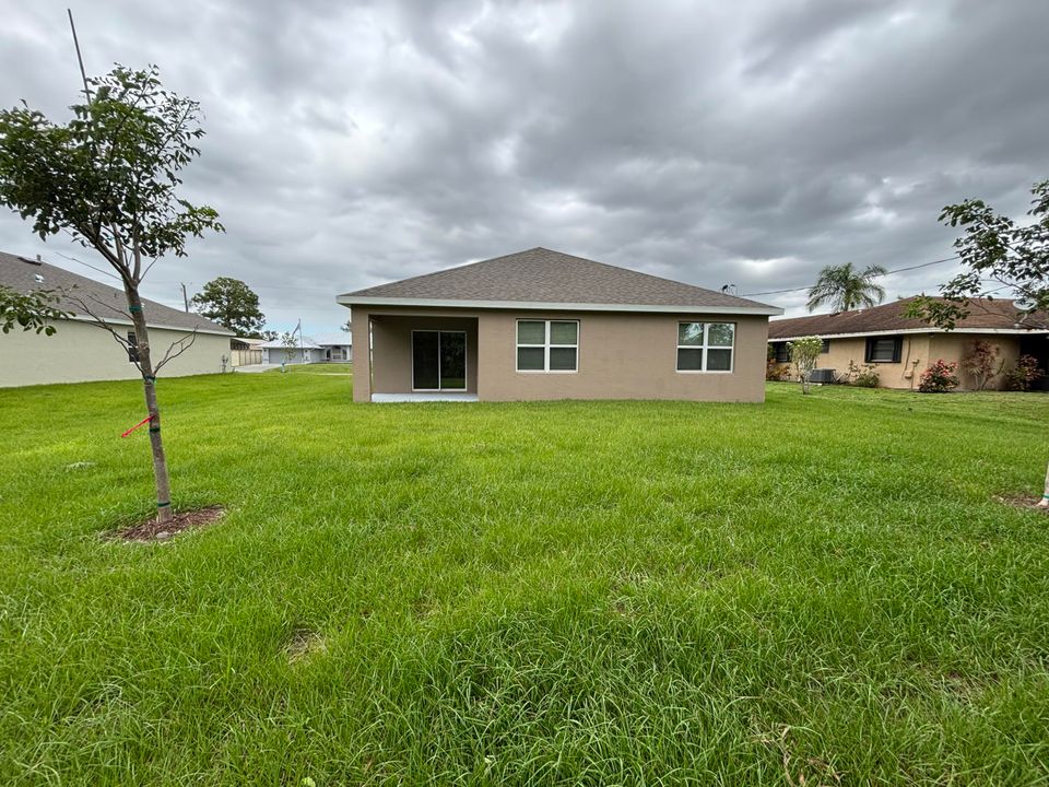 Active With Contract: $2,500 (4 beds, 2 baths, 1828 Square Feet)