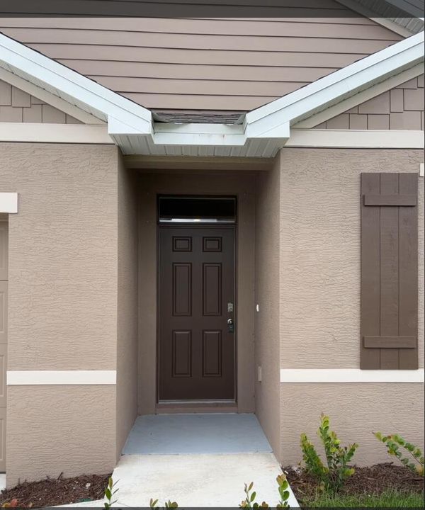 Active With Contract: $2,500 (4 beds, 2 baths, 1828 Square Feet)