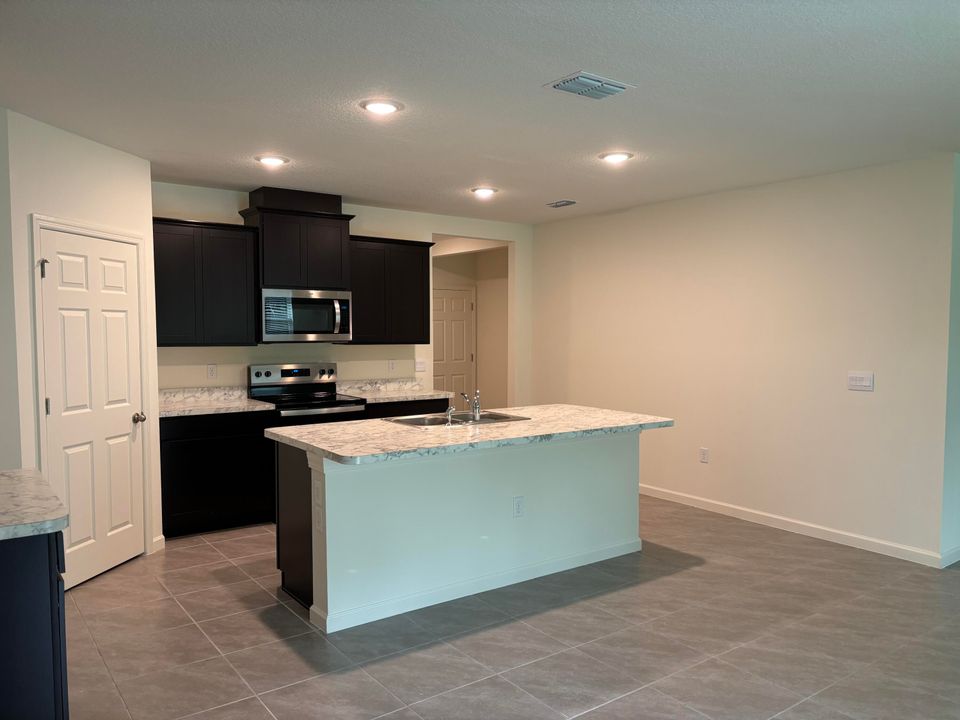 Active With Contract: $2,500 (4 beds, 2 baths, 1828 Square Feet)