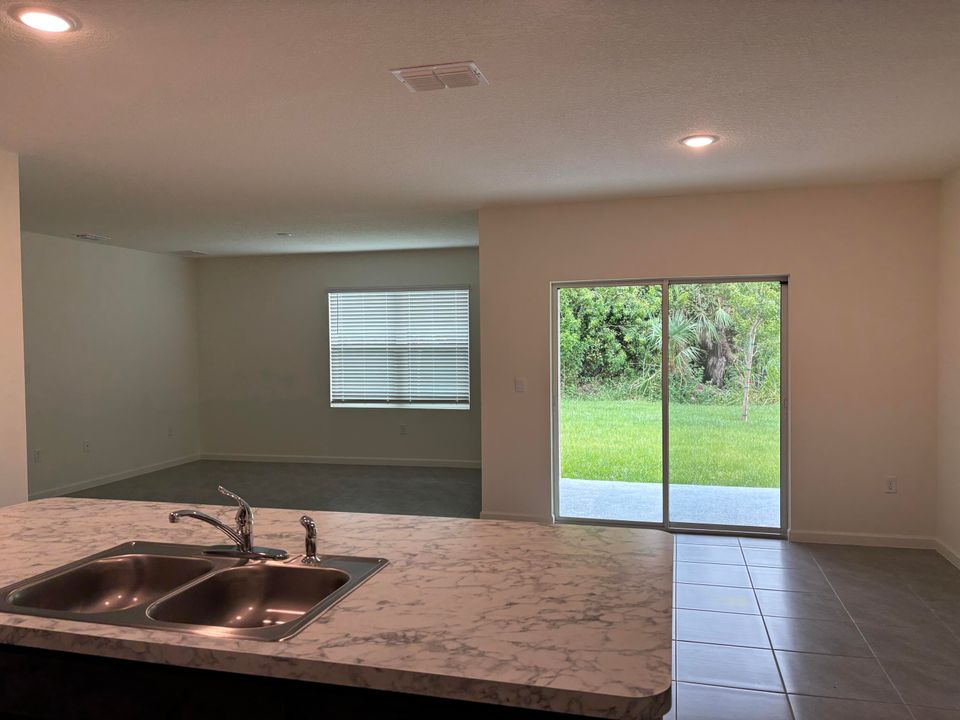 Active With Contract: $2,500 (4 beds, 2 baths, 1828 Square Feet)