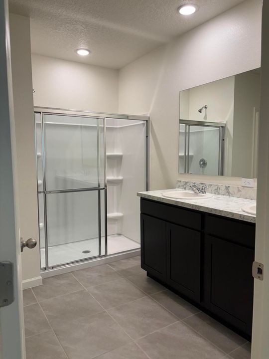 Active With Contract: $2,500 (4 beds, 2 baths, 1828 Square Feet)