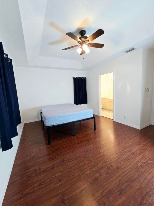 For Rent: $3,100 (3 beds, 2 baths, 1359 Square Feet)