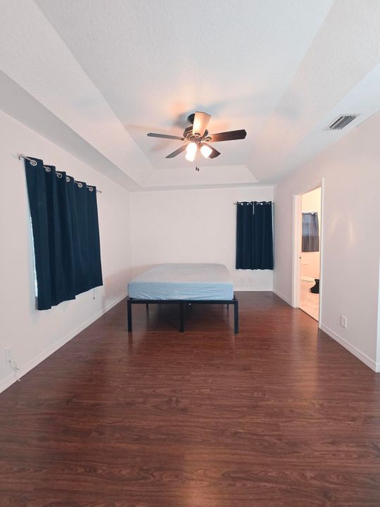 For Rent: $3,100 (3 beds, 2 baths, 1359 Square Feet)