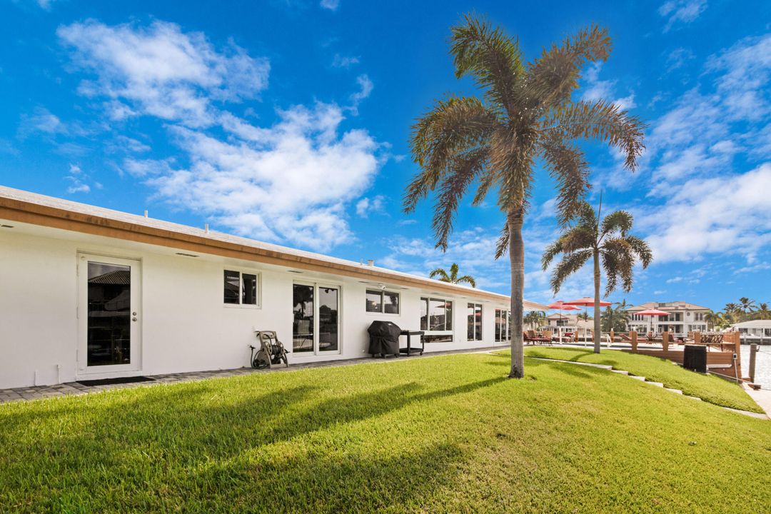 For Sale: $4,900,000 (3 beds, 3 baths, 2438 Square Feet)