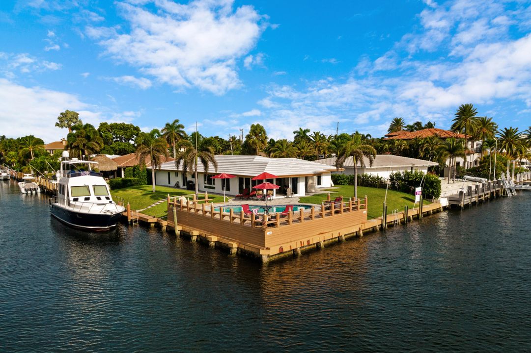 For Sale: $4,900,000 (3 beds, 3 baths, 2438 Square Feet)