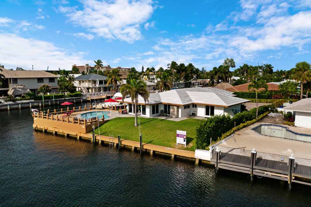 For Sale: $4,900,000 (3 beds, 3 baths, 2438 Square Feet)