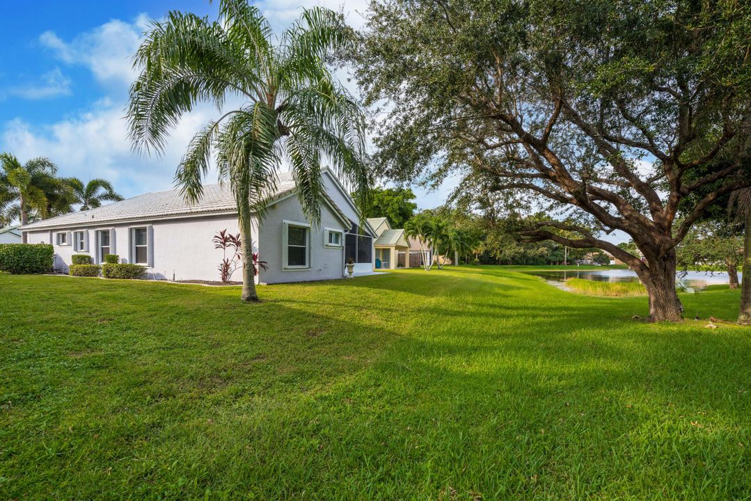 For Sale: $565,000 (3 beds, 3 baths, 1885 Square Feet)