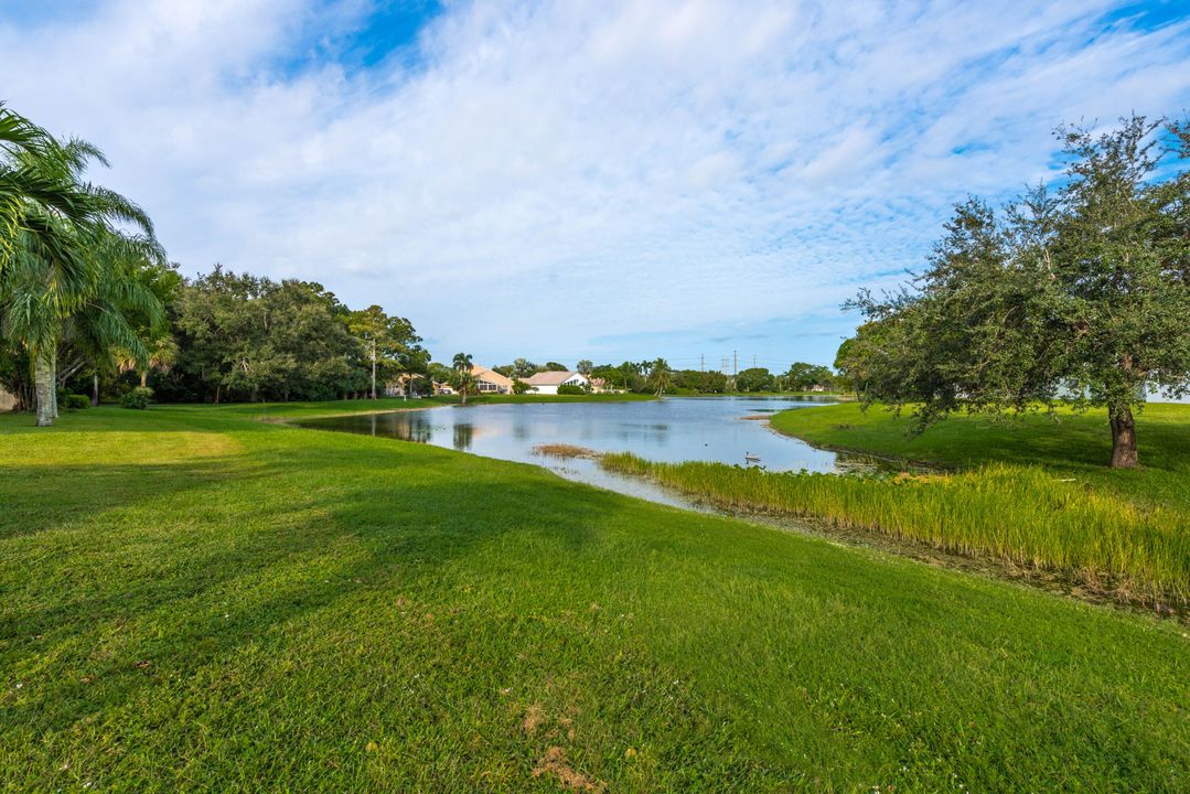 For Sale: $565,000 (3 beds, 3 baths, 1885 Square Feet)