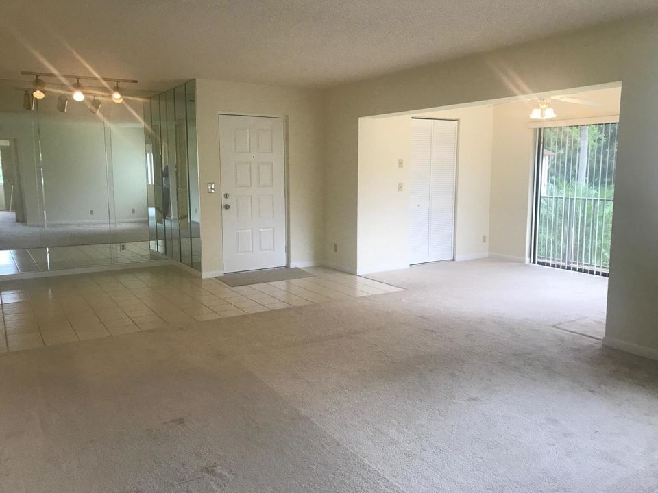 For Rent: $2,000 (2 beds, 2 baths, 1115 Square Feet)