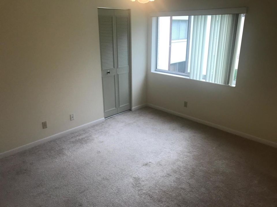 For Rent: $2,000 (2 beds, 2 baths, 1115 Square Feet)