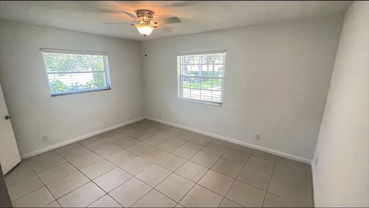 For Rent: $2,450 (2 beds, 1 baths, 1100 Square Feet)