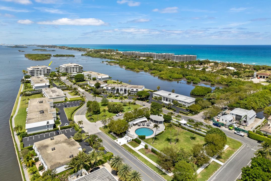 For Sale: $2,750,000 (2 beds, 2 baths, 1949 Square Feet)