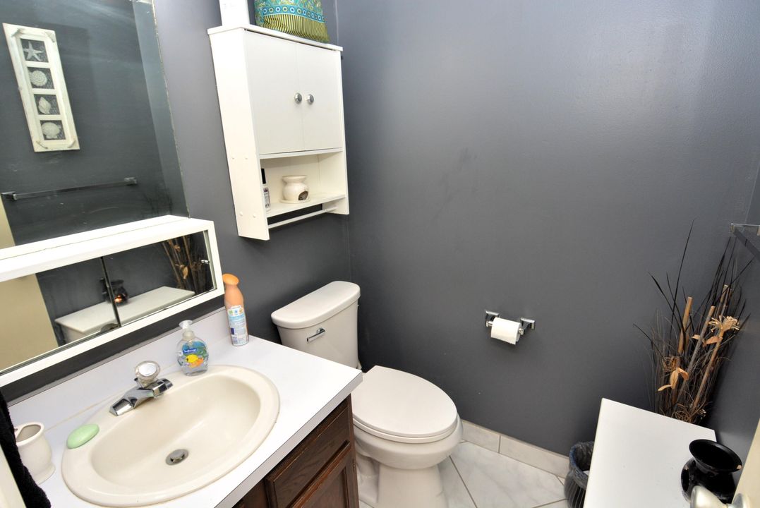 For Sale: $123,900 (1 beds, 1 baths, 747 Square Feet)