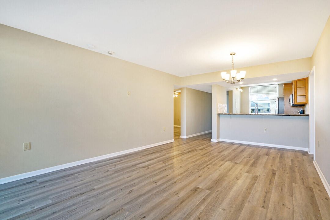 For Sale: $299,000 (2 beds, 2 baths, 1442 Square Feet)