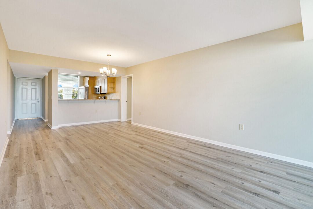 For Sale: $299,000 (2 beds, 2 baths, 1442 Square Feet)