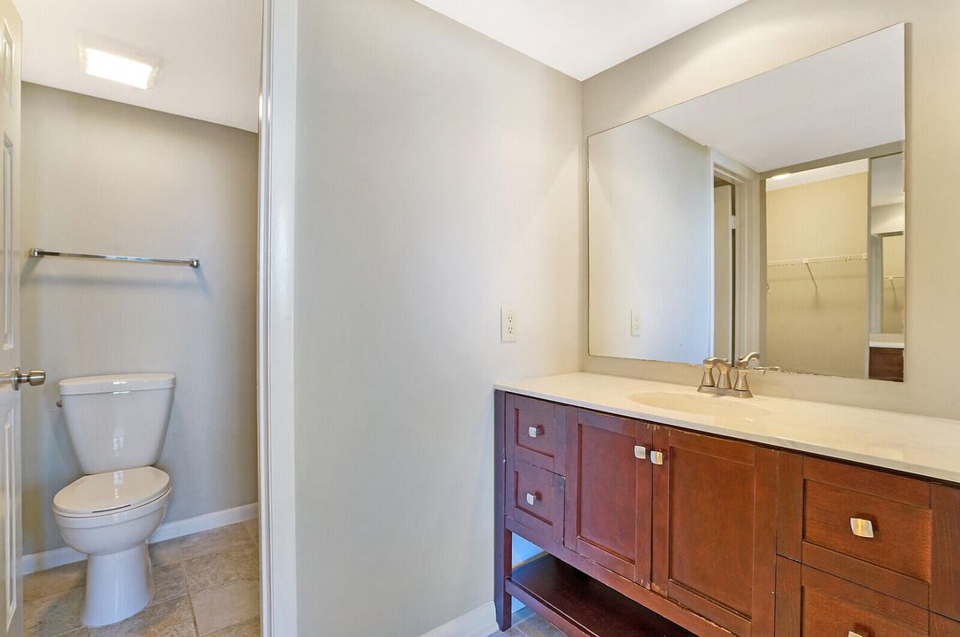 For Sale: $299,000 (2 beds, 2 baths, 1442 Square Feet)