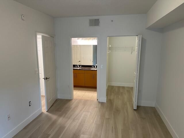 For Rent: $2,100 (1 beds, 1 baths, 643 Square Feet)