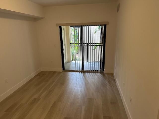 For Rent: $2,100 (1 beds, 1 baths, 643 Square Feet)