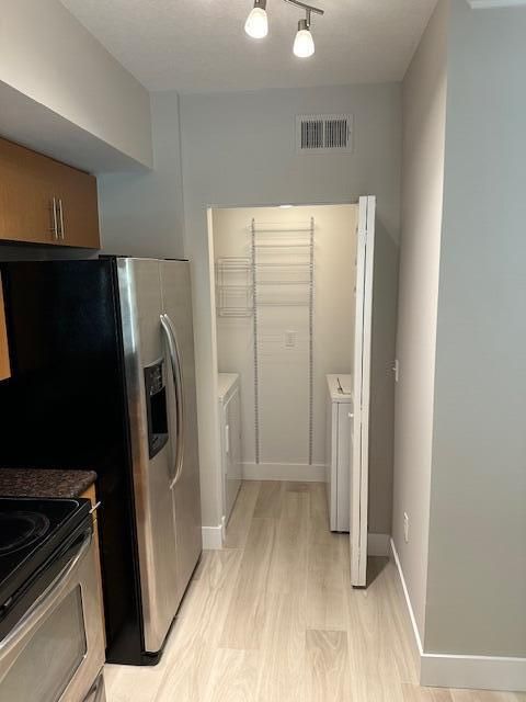 For Rent: $2,100 (1 beds, 1 baths, 643 Square Feet)