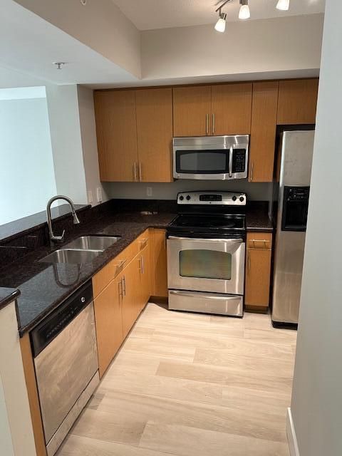 For Rent: $2,100 (1 beds, 1 baths, 643 Square Feet)