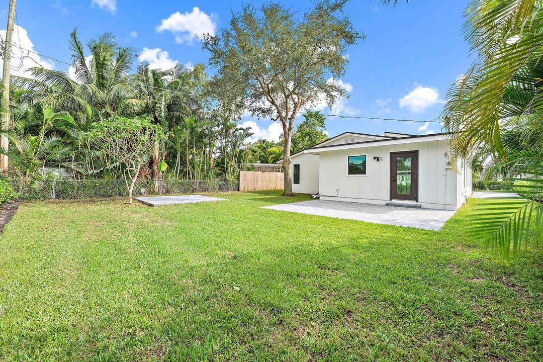 For Sale: $675,000 (3 beds, 2 baths, 1248 Square Feet)