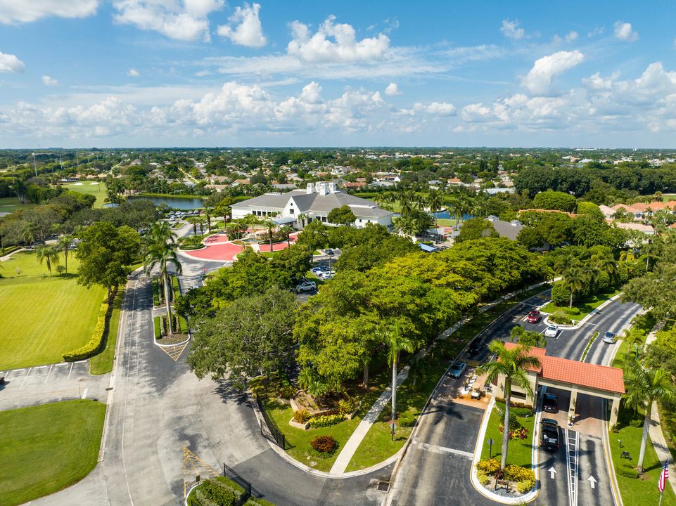 For Sale: $799,000 (3 beds, 3 baths, 1994 Square Feet)