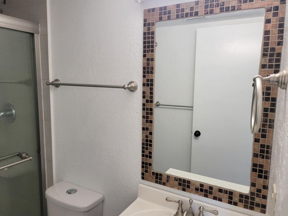 For Rent: $2,000 (2 beds, 2 baths, 735 Square Feet)