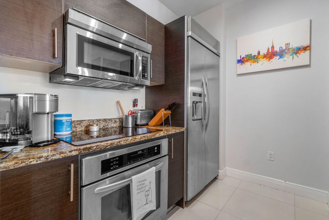 For Sale: $509,000 (1 beds, 1 baths, 755 Square Feet)