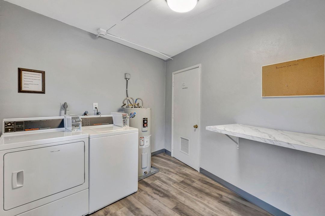 For Sale: $179,000 (1 beds, 1 baths, 719 Square Feet)