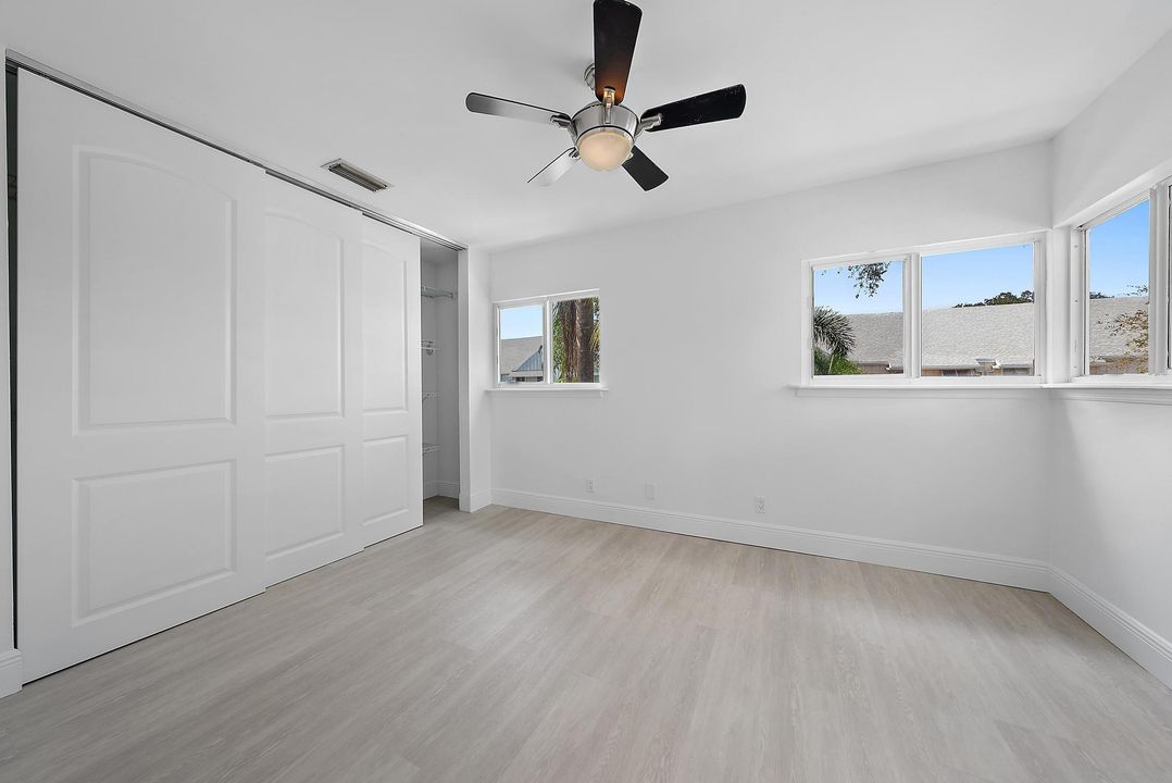 For Sale: $385,000 (2 beds, 2 baths, 1302 Square Feet)