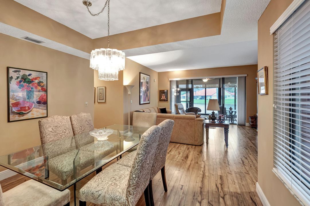 For Sale: $349,000 (2 beds, 2 baths, 1390 Square Feet)