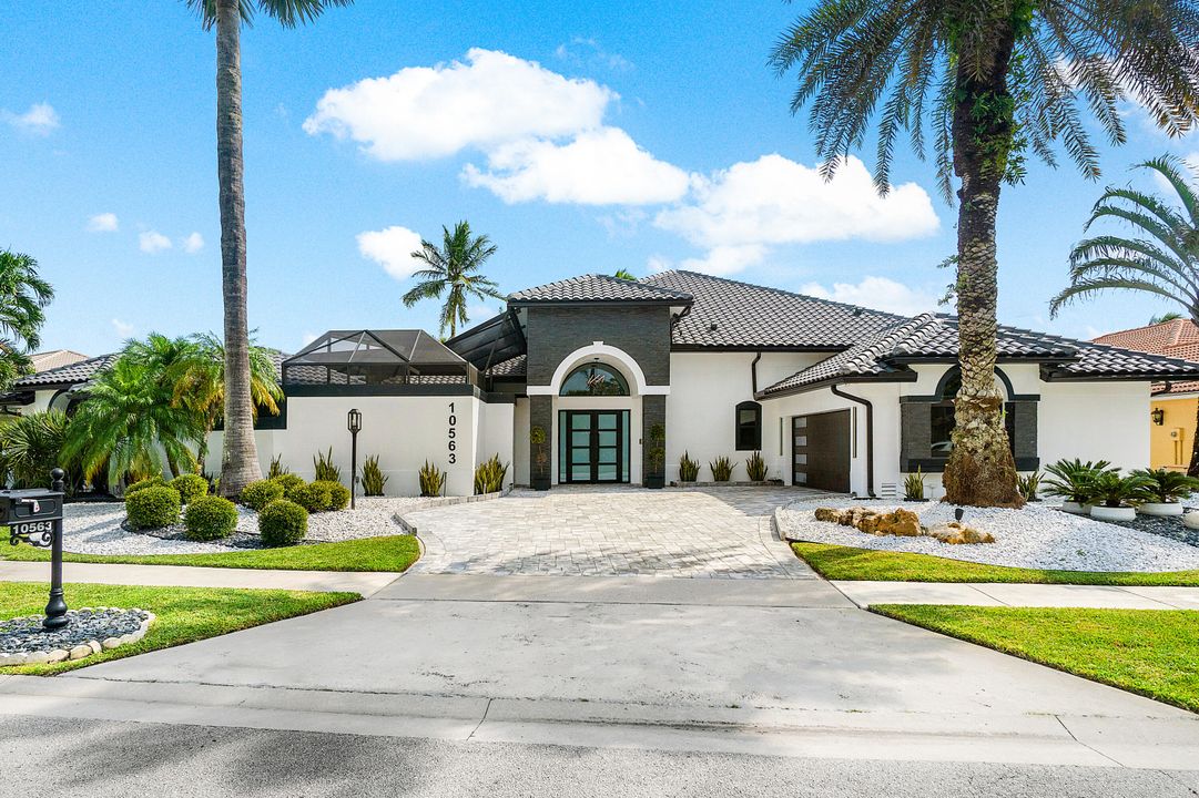 For Sale: $2,500,000 (4 beds, 4 baths, 3621 Square Feet)