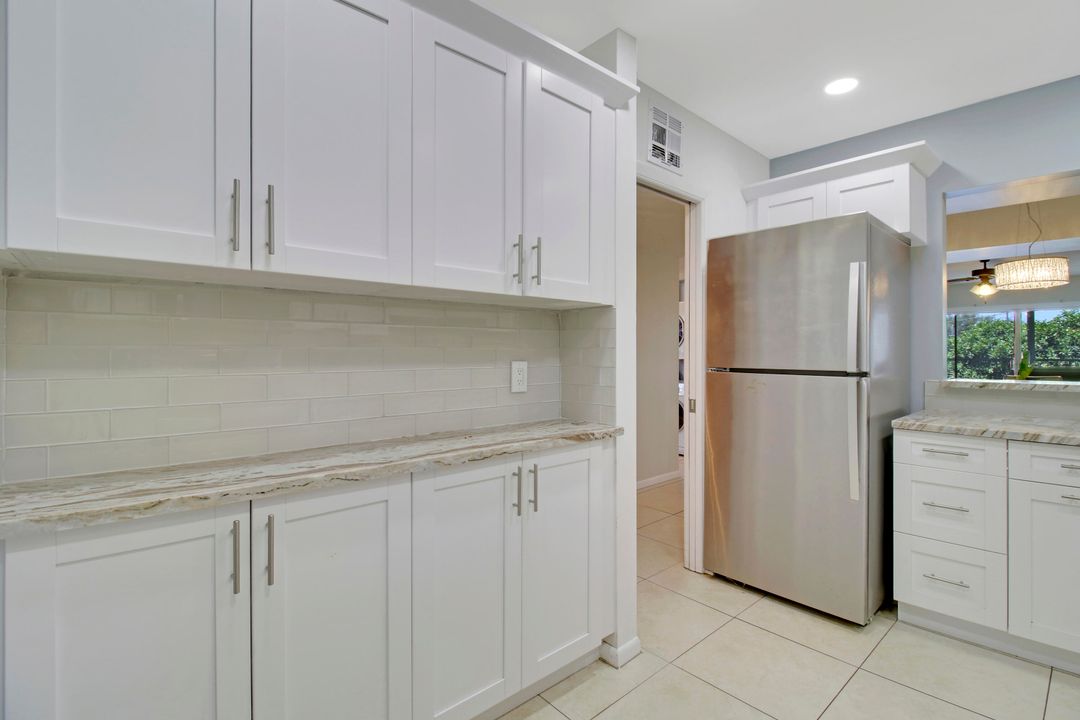 For Sale: $269,000 (2 beds, 2 baths, 1100 Square Feet)