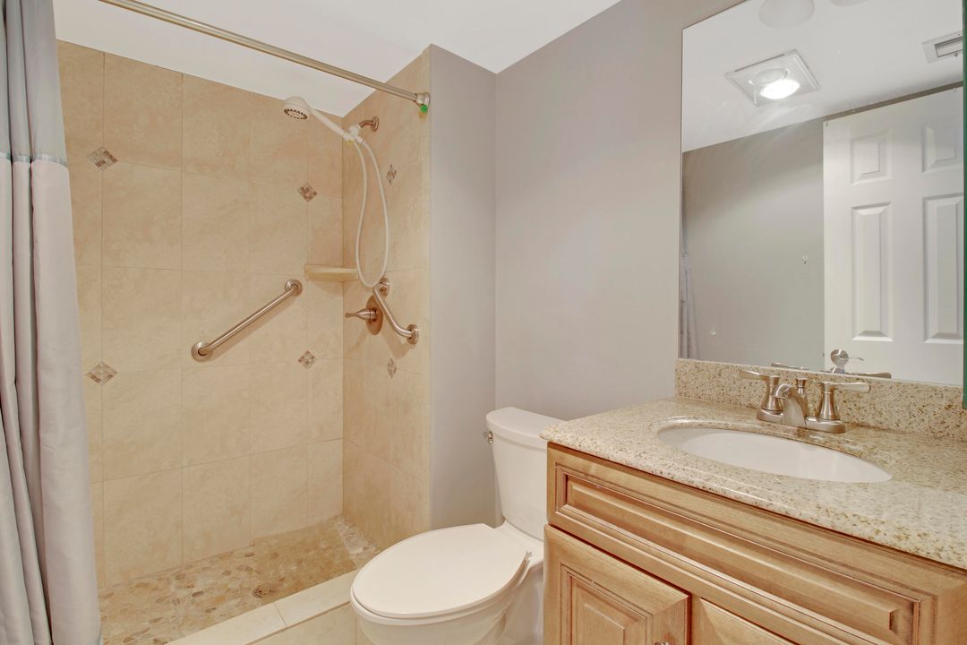 For Sale: $269,000 (2 beds, 2 baths, 1100 Square Feet)