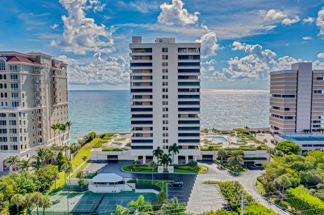 For Sale: $1,050,000 (3 beds, 2 baths, 2200 Square Feet)