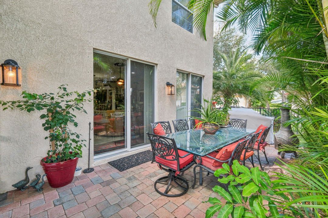 For Sale: $550,000 (4 beds, 3 baths, 3235 Square Feet)