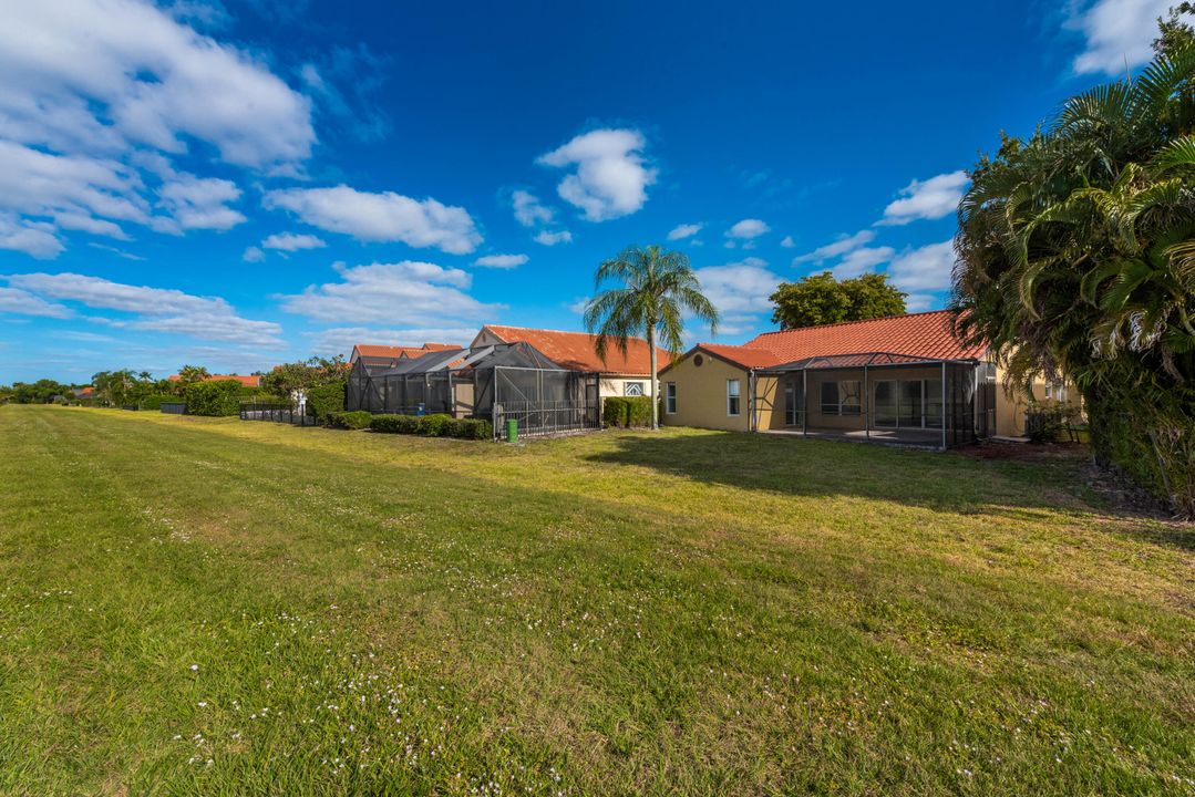 For Sale: $575,000 (3 beds, 2 baths, 1599 Square Feet)