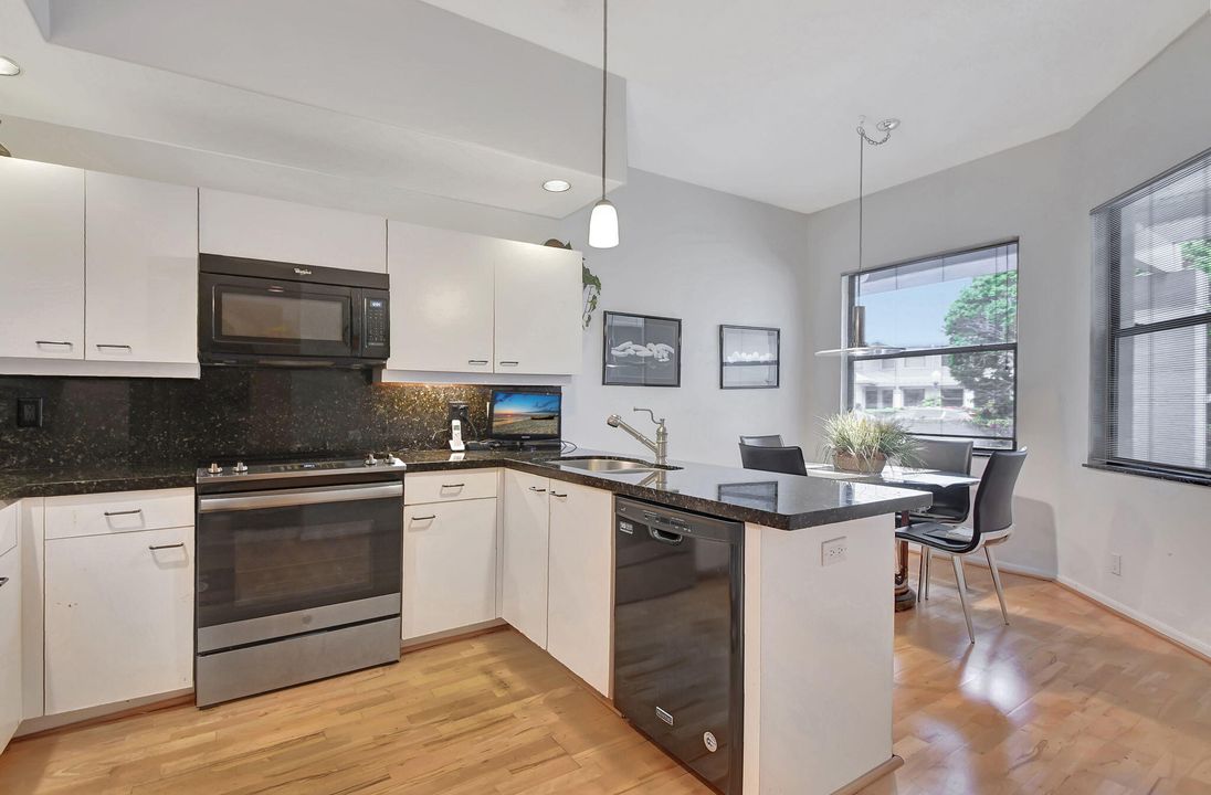 For Sale: $740,000 (2 beds, 2 baths, 1811 Square Feet)