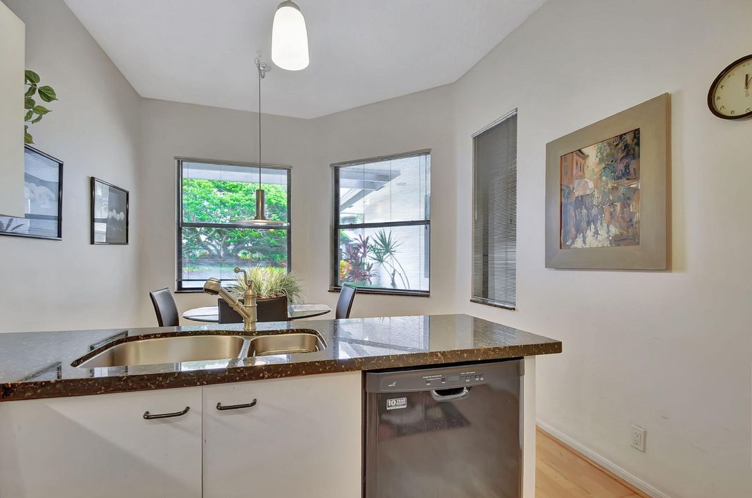 For Sale: $740,000 (2 beds, 2 baths, 1811 Square Feet)