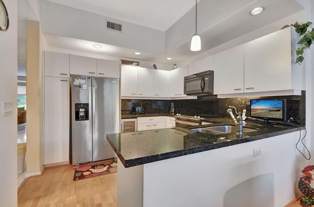 For Sale: $740,000 (2 beds, 2 baths, 1811 Square Feet)