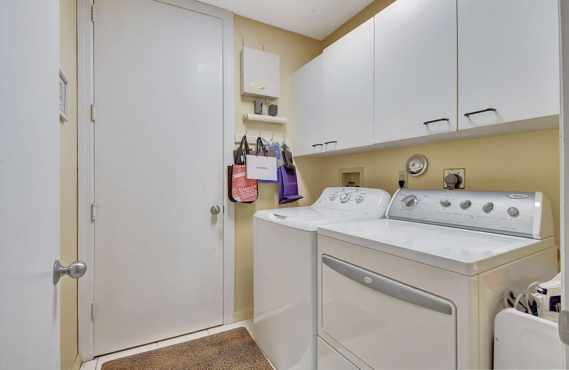 For Sale: $740,000 (2 beds, 2 baths, 1811 Square Feet)