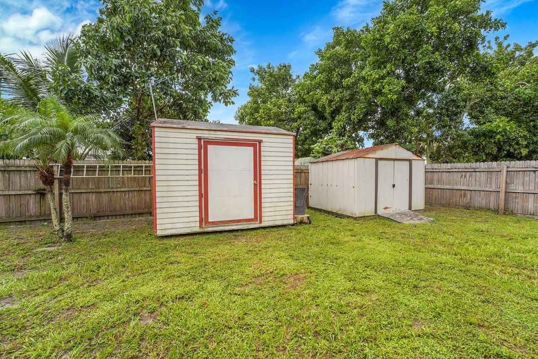 Active With Contract: $345,000 (3 beds, 2 baths, 2056 Square Feet)