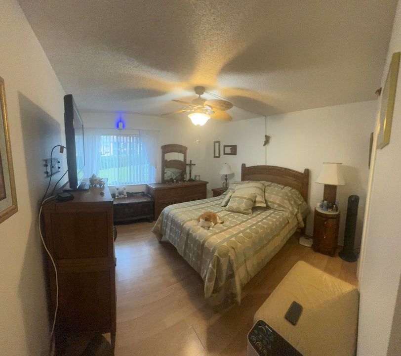 For Sale: $190,000 (2 beds, 2 baths, 937 Square Feet)