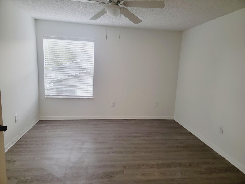 For Rent: $1,950 (2 beds, 2 baths, 1036 Square Feet)