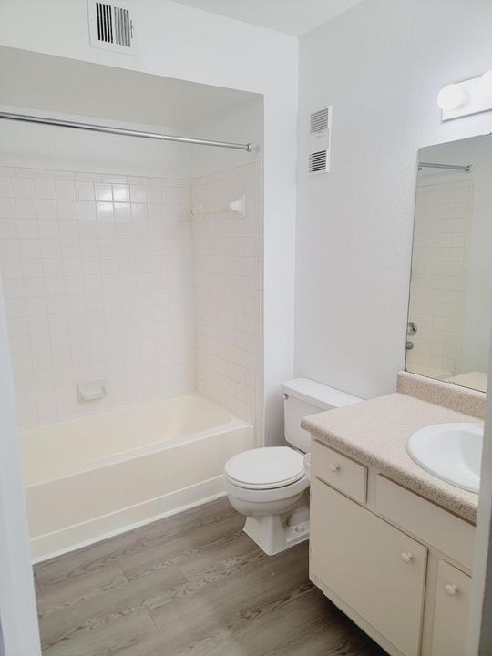 For Rent: $1,950 (2 beds, 2 baths, 1036 Square Feet)