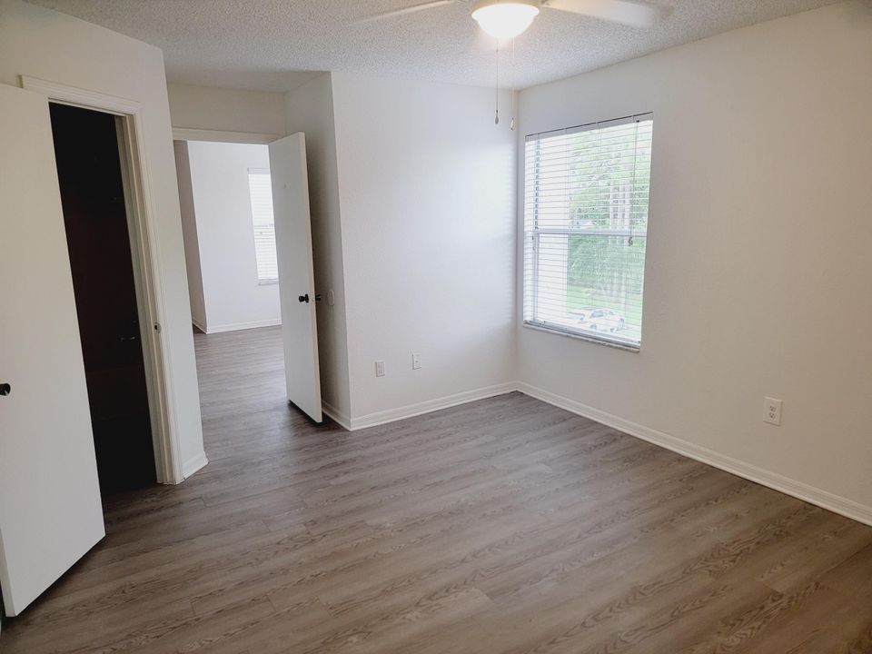 For Rent: $1,950 (2 beds, 2 baths, 1036 Square Feet)