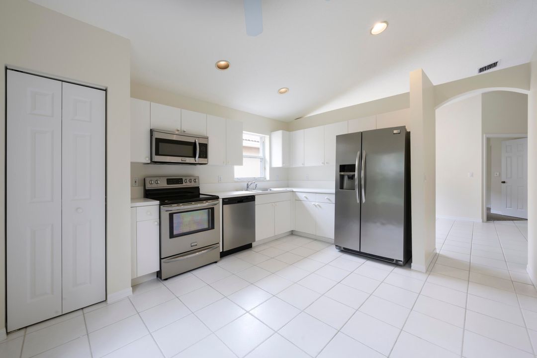 For Sale: $419,900 (3 beds, 2 baths, 1612 Square Feet)