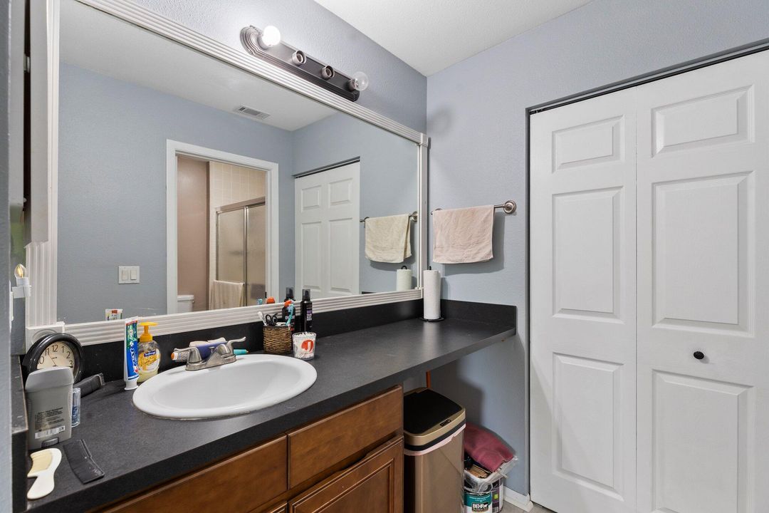 For Sale: $354,900 (2 beds, 2 baths, 1378 Square Feet)