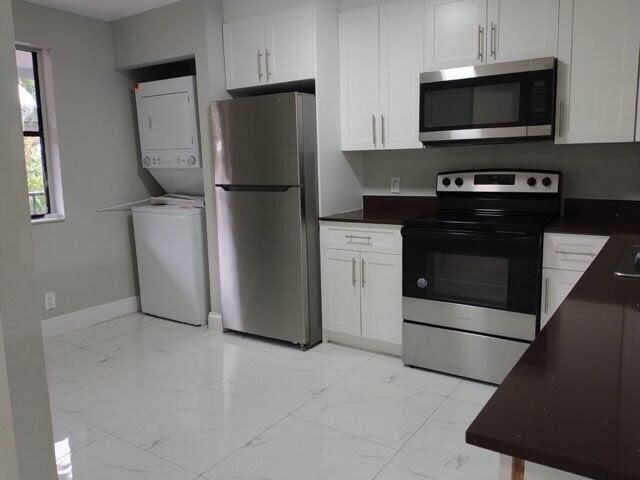 For Rent: $2,200 (2 beds, 2 baths, 1100 Square Feet)